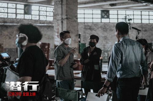 犯罪动作片《潜行》下载百度网盘资源在线看国语版【BD1280P/3.4G-MKV】超清晰版插图