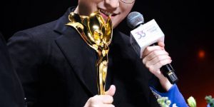 靳东谈首次拿下白玉兰奖：真心感谢舞台给我的一切缩略图