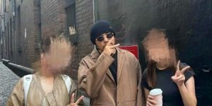 周杰伦在墨尔本露面，看起来心情不错，传闻似乎没影响到他缩略图